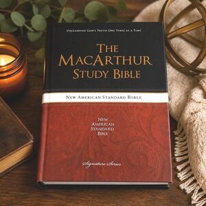 Thomas Nelson MacArthur Study Bible Black NASB Signature Series Hardcover